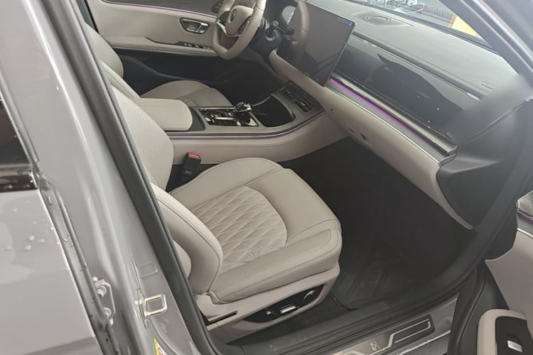 Used BYD Han 2025 DM-i 125KM LiDAR-Powered Intelligent Driving Model Right Front Seat