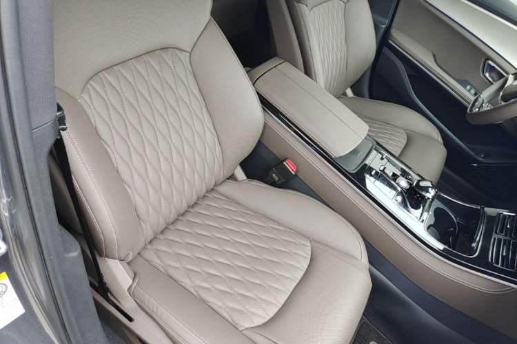 Used BYD Han 2025 DM-i 125KM Elite Model Right Front Seat