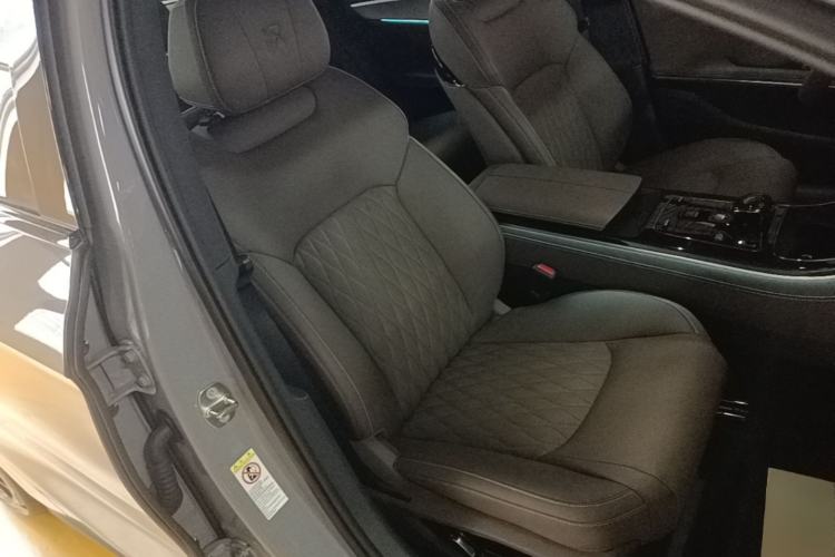 Used BYD Han 2025 DM-i Intelligent Driving Edition 125KM LiDAR Flagship Model Right Front Seat