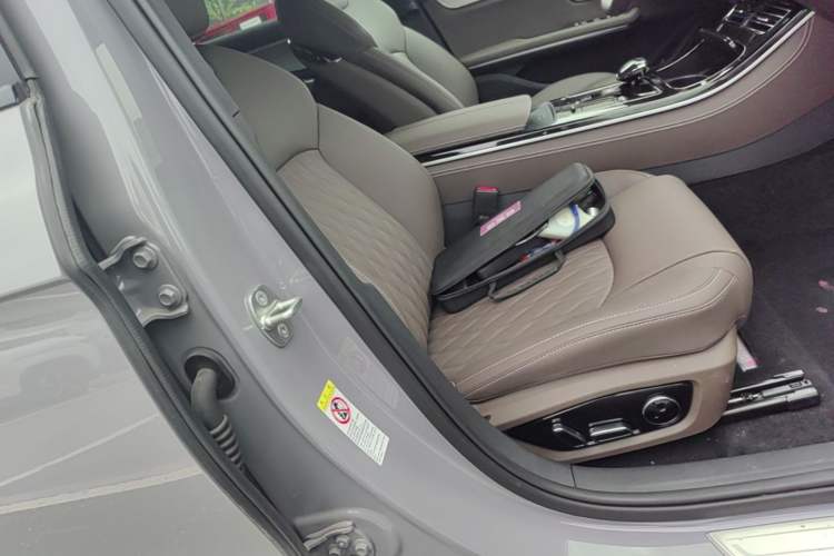 Used BYD Han  Right Front Seat