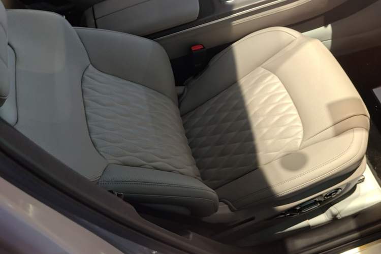 Used BYD Han 2025 EV with 701 km of Laser Radar-Enabled Intelligent Driving Right Front Seat