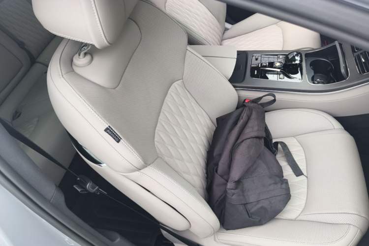 Used BYD Han 2025 DM-i Intelligent Driving Edition 125KM LiDAR Flagship Model Right Front Seat