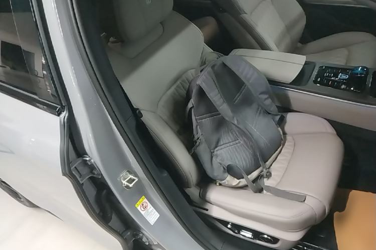 Used BYD Han 2025 DM-i Intelligent Driving Edition 125KM LiDAR Flagship Model Right Front Seat