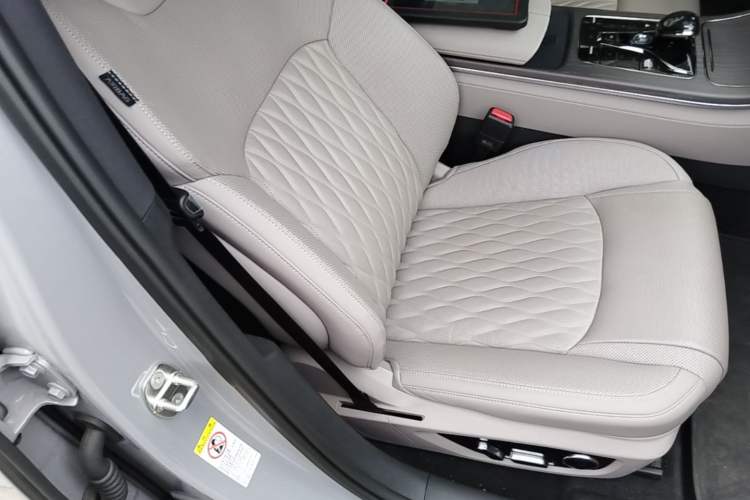 Used BYD Han 2025 DM-i Intelligent Driving Edition 125KM LiDAR Flagship Model Right Front Seat