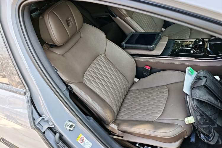 Used BYD Han 2025 DM-i Intelligent Driving Edition 125KM LiDAR Flagship Model Right Front Seat