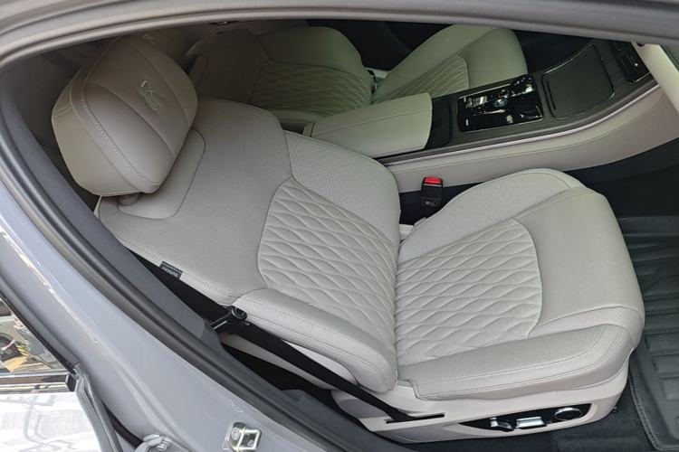 Used BYD Han 2025 EV Intelligent Driving Edition 701KM LiDAR Flagship Model Right Front Seat