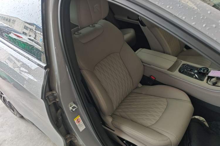 Used BYD Han 2025 DM-i 125KM Prestige Model Right Front Seat