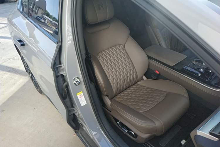 Used BYD Han 2025 EV 506KM Prestige Edition Right Front Seat