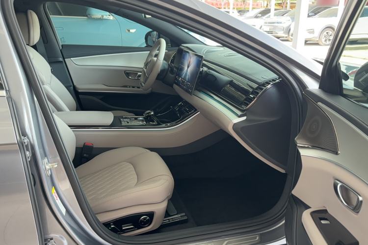 Used BYD Han 2025 DM-i 125KM Elite Model Right Front Seat