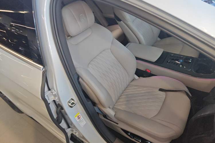 Used BYD Han 2025 DM-i 125KM Elite Model Right Front Seat