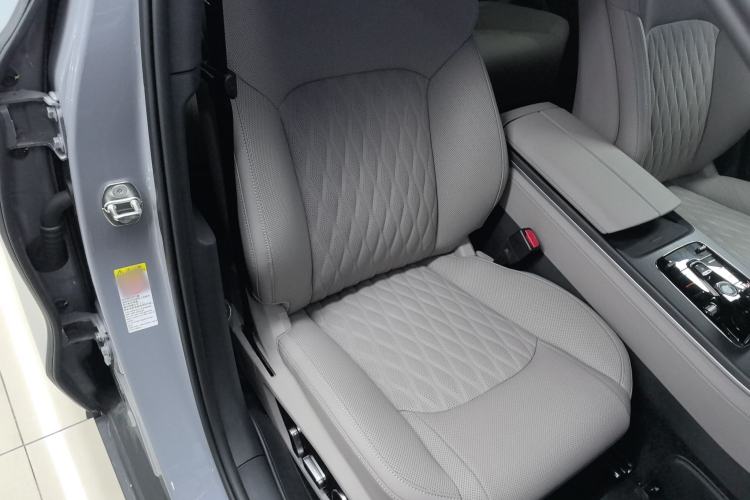 Used BYD Han 2025 DM-i Intelligent Driving Edition 125KM LiDAR Flagship Model Right Front Seat
