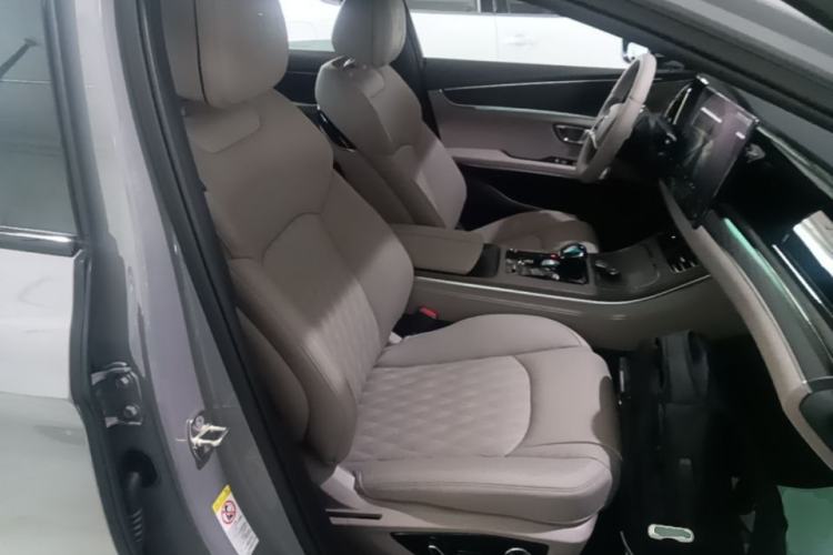 Used BYD Han 2025 DM-i Intelligent Driving Edition 125KM LiDAR Flagship Model Right Front Seat