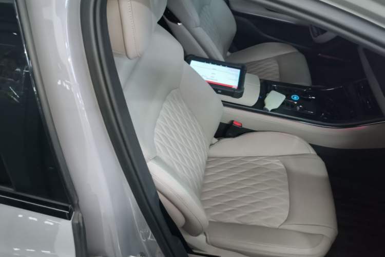 Used BYD Han 2025 DM-i 125KM Elite Model Right Front Seat