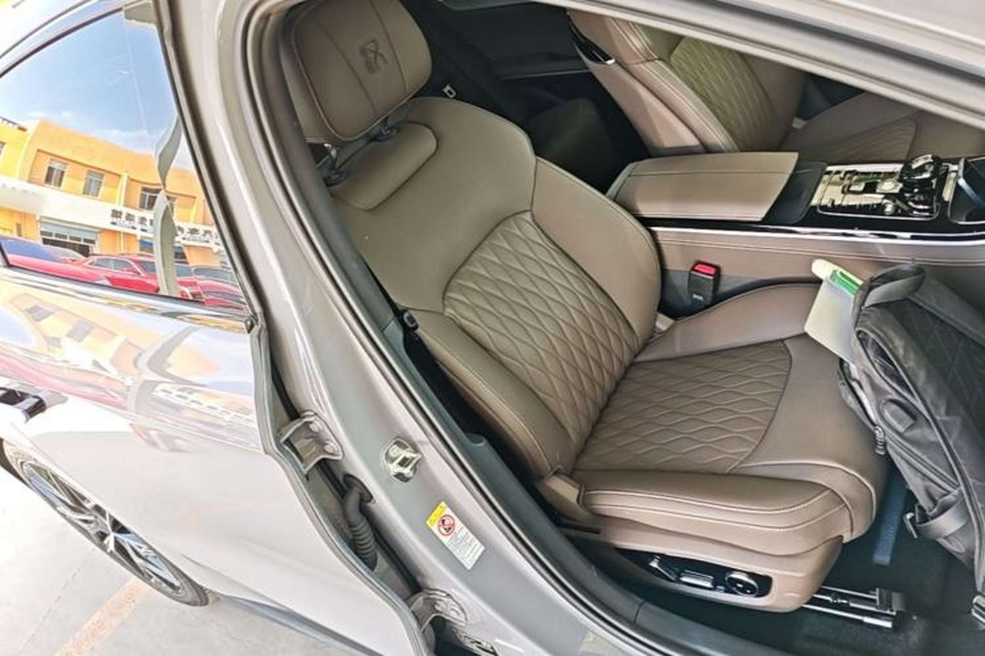 Used BYD Han 2025 DM-i Intelligent Driving Edition 125KM Prestige Model Right Front Seat