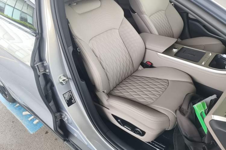 Used BYD Han 2025 Model EV Intelligent Driving Edition 635KM LiDAR Flagship Right Front Seat