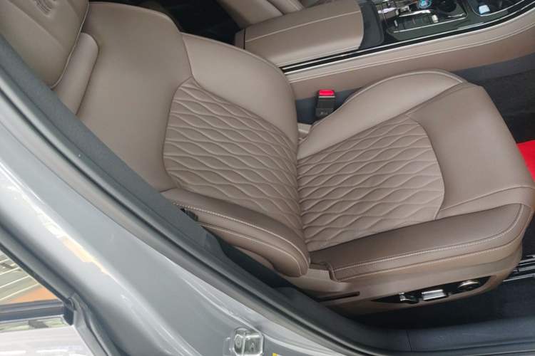 Used BYD Han 2025 DM-i 125KM Prestige Model Right Front Seat