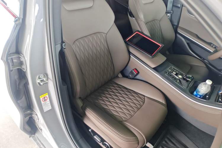 Used BYD Han 2025 DM-i 125KM Elite Model Right Front Seat