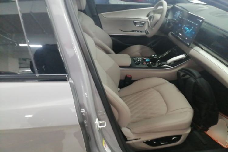 Used BYD Han 2025 DM-i 125KM Elite Model Right Front Seat