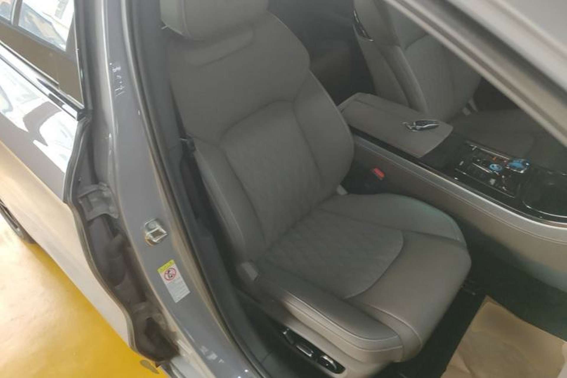 Used BYD Han 2025 DM-i Intelligent Driving Edition 125KM Prestige Model Right Front Seat
