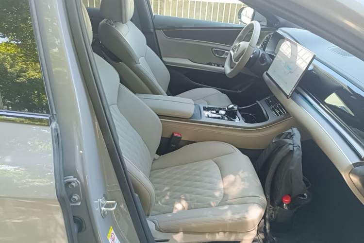 Used BYD Han 2025 DM-i Intelligent Driving Edition 125KM LiDAR Flagship Model Right Front Seat