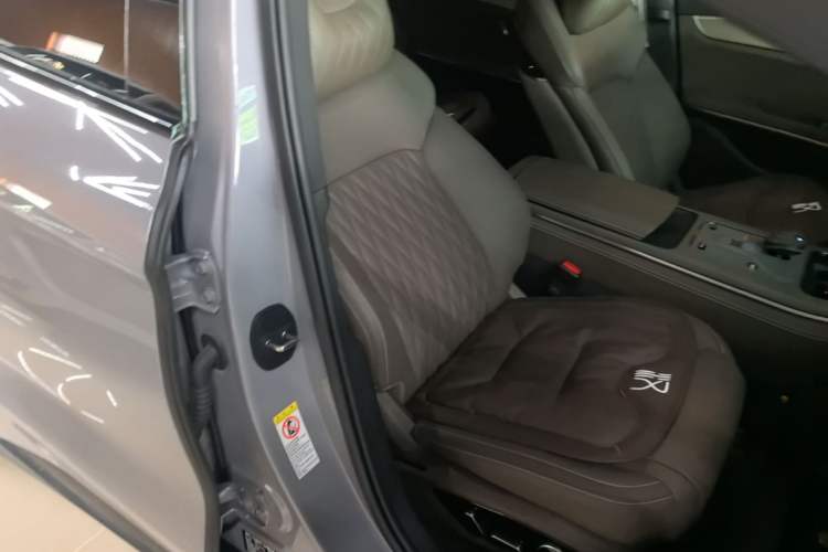 Used BYD Han 2025 DM-i 125KM Elite Model Right Front Seat