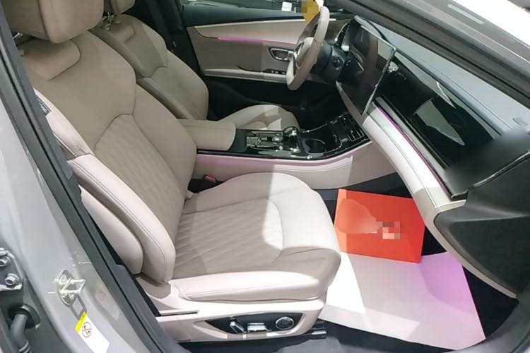 Used BYD Han 2025 DM-i Smart Drive 125KM Prestige Model Right Front Seat