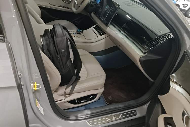 Used BYD Han 2025 EV Intelligent Driving Version 506KM Prestige Model Right Front Seat