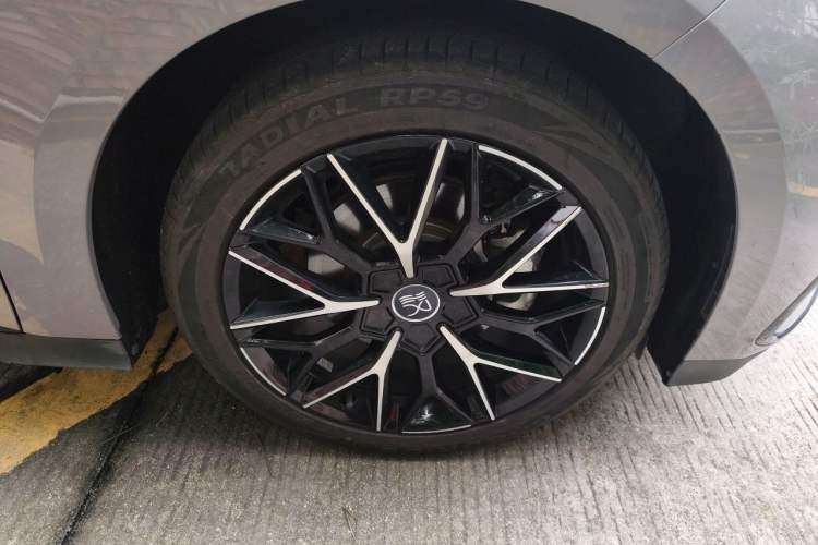 Used BYD Han 2025 EV 506KM Prestige Edition Right Front Wheel Hub