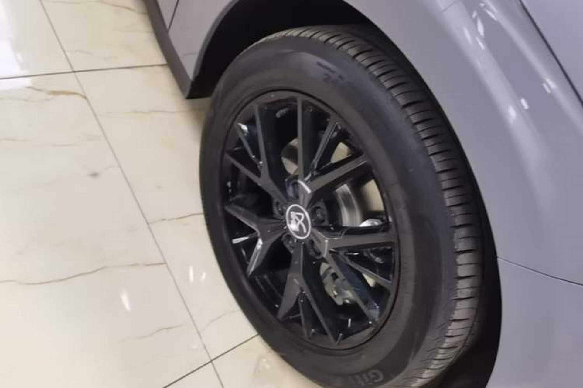 Used BYD Han 2025 DM-i 125KM Elite Model Right Front Wheel Hub