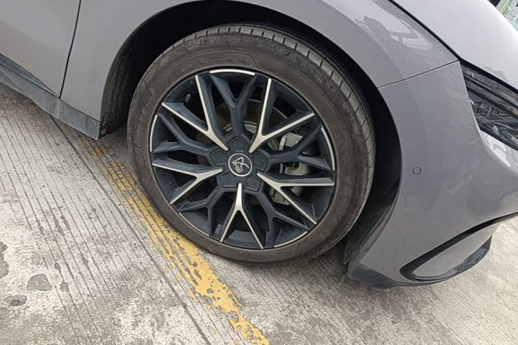 Used BYD Han  Right Front Wheel Hub
