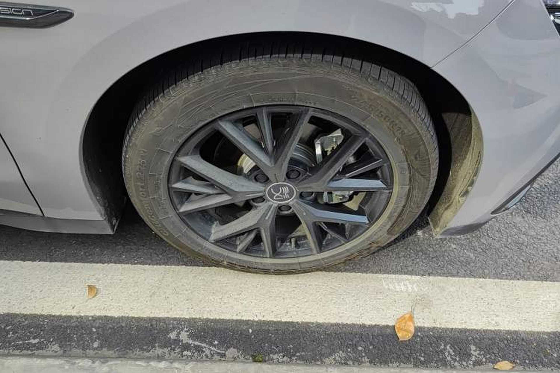 Used BYD Han 2025 DM-i 125KM Elite Model Right Front Wheel Hub