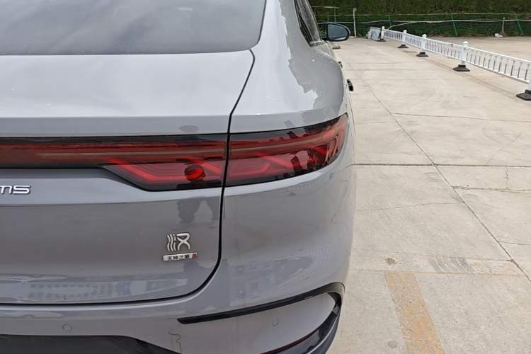 Used BYD Han 2025 DM-i 125KM LiDAR-Powered Intelligent Driving Model Right Rear Taillight