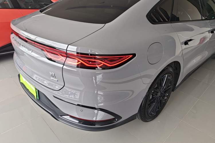 Used BYD Han 2025 Model DM-i Intelligent Driving Edition 245KM Prestige Right Rear Taillight