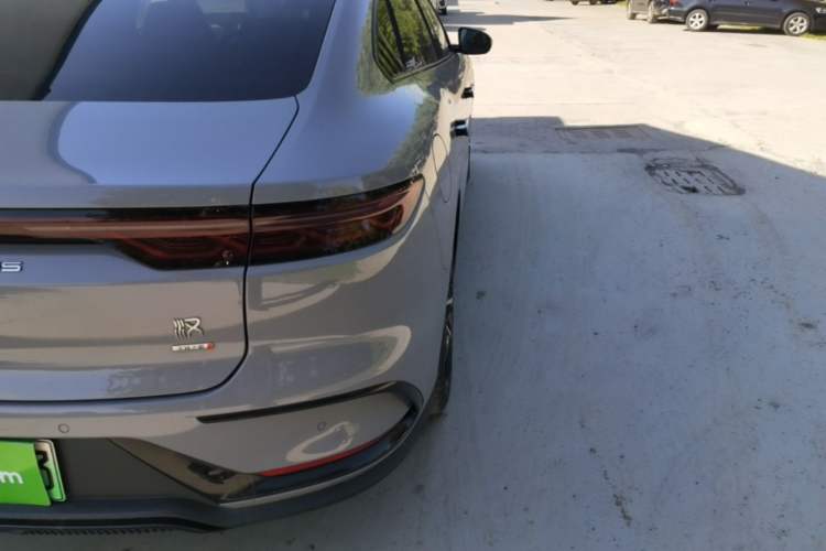 Used BYD Han 2025 DM-i Intelligent Driving Edition 125KM Prestige Model Right Rear Taillight