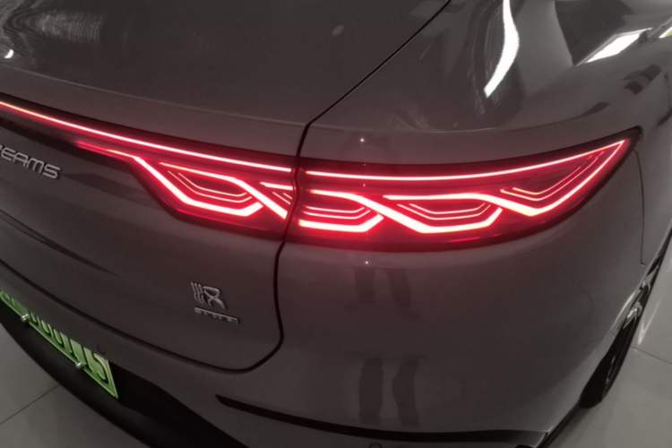 Used BYD Han 2025 Model EV Intelligent Driving Edition 635KM Flagship Right Rear Taillight