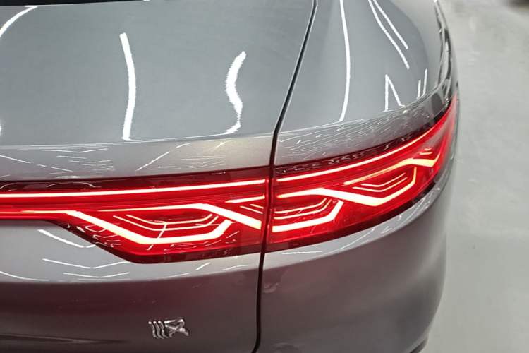 Used BYD Han 2025 DM-i 125KM Elite Model Right Rear Taillight