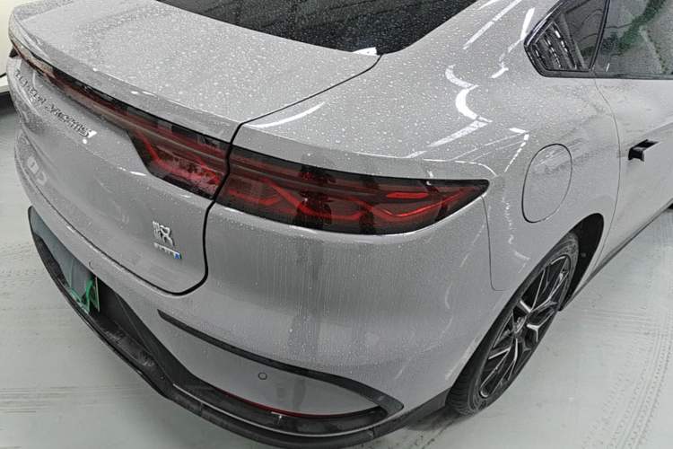 Used BYD Han 2025 DM-i Intelligent Driving Edition 125KM Prestige Model Right Rear Taillight