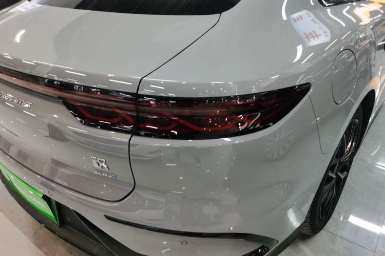 Used BYD Han 2025 EV Intelligent Driving Version 506KM Prestige Model Right Rear Taillight