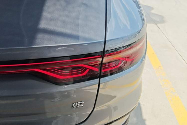 Used BYD Han 2025 DM-i 125KM Prestige Model Right Rear Taillight