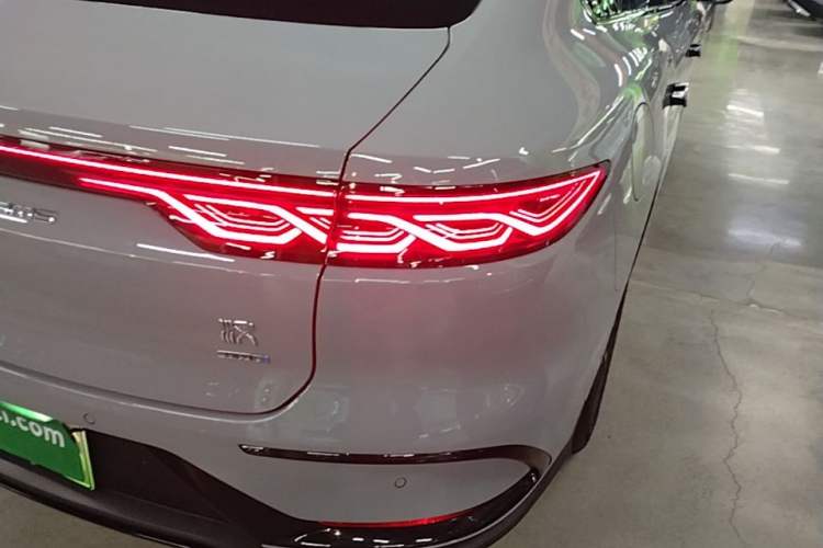 Used BYD Han 2025 DM-i Smart Drive 125KM Elite Model Right Rear Taillight