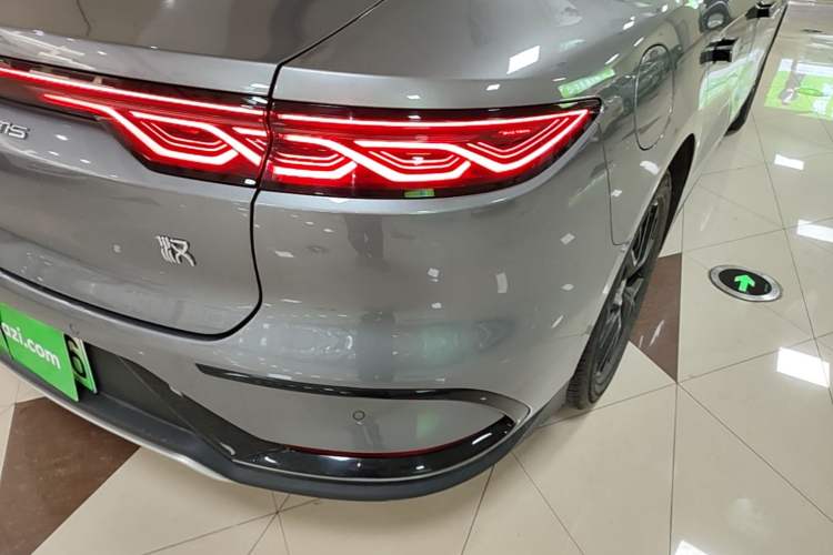 Used BYD Han 2025 DM-i 125KM Comfort Model Right Rear Taillight