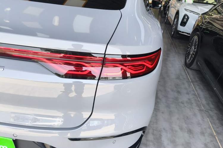 Used BYD Han 2025 DM-i 125KM LiDAR-Powered Intelligent Driving Model Right Rear Taillight
