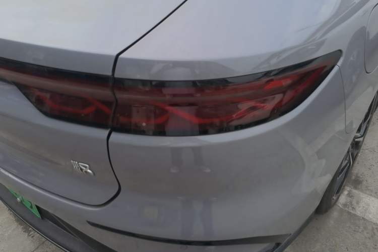 Used BYD Han 2025 DM-i 125KM Prestige Model Right Rear Taillight