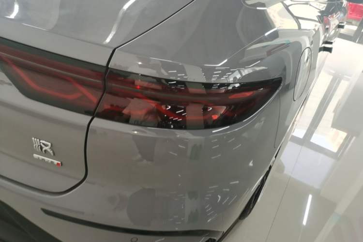 Used BYD Han 2025 DM-i Intelligent Driving Edition 125KM LiDAR Flagship Model Right Rear Taillight