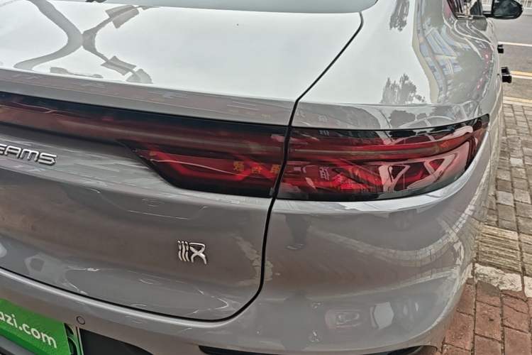 Used BYD Han 2025 EV with 701 km of Laser Radar-Enabled Intelligent Driving Right Rear Taillight