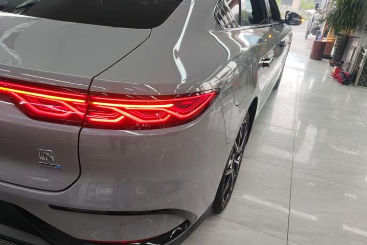 Used BYD Han 2025 DM-i Smart Drive 125KM Elite Model Right Rear Taillight