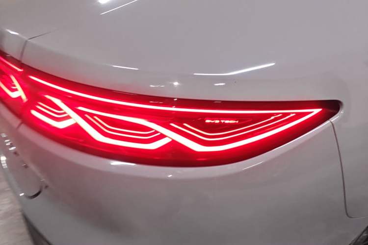 Used BYD Han 2025 DM-i Smart Drive 125KM Elite Model Right Rear Taillight