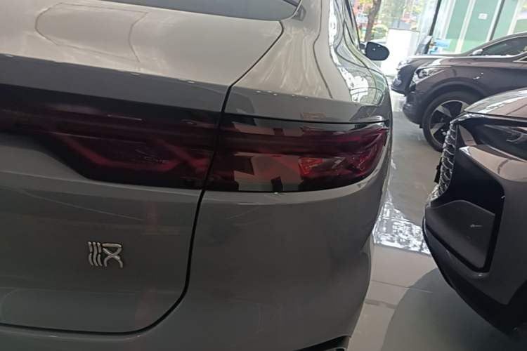 Used BYD Han 2025 DM-i 125KM LiDAR-Powered Intelligent Driving Model Right Rear Taillight