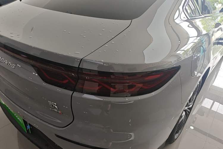 Used BYD Han 2025 DM-i 125KM LiDAR-Powered Intelligent Driving Model Right Rear Taillight