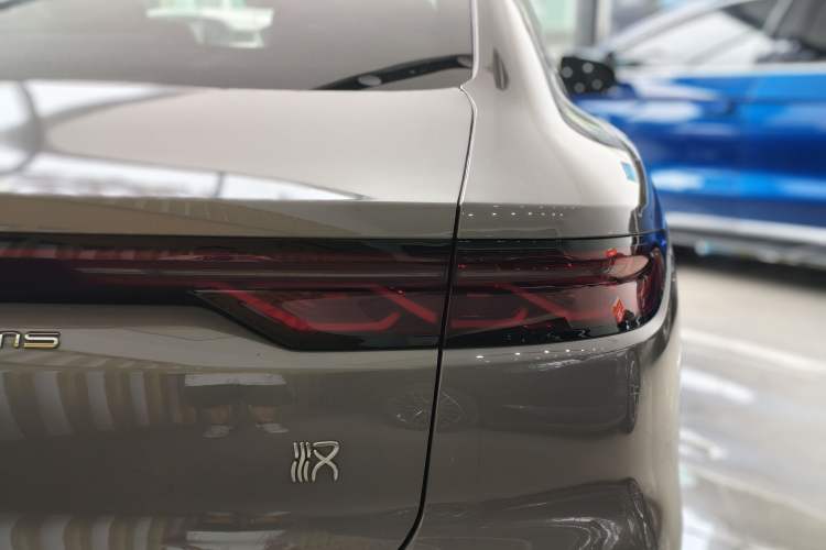 Used BYD Han 2025 DM-i 125KM LiDAR-Powered Intelligent Driving Model Right Rear Taillight